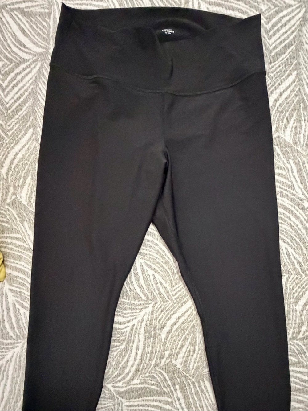 NWOT Old Navy Black High-Rise Active Leggings XL